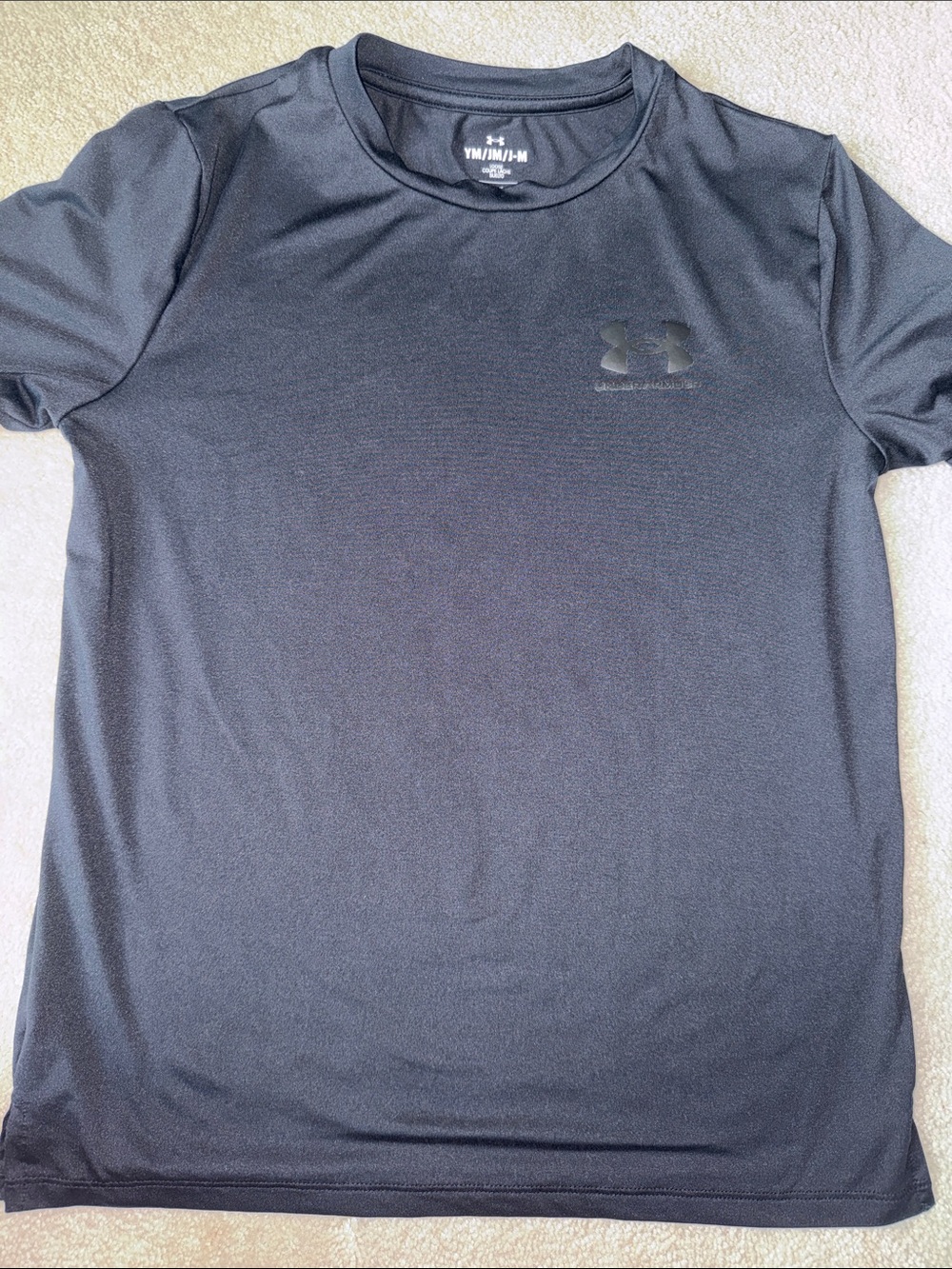 Under armour boys shirt